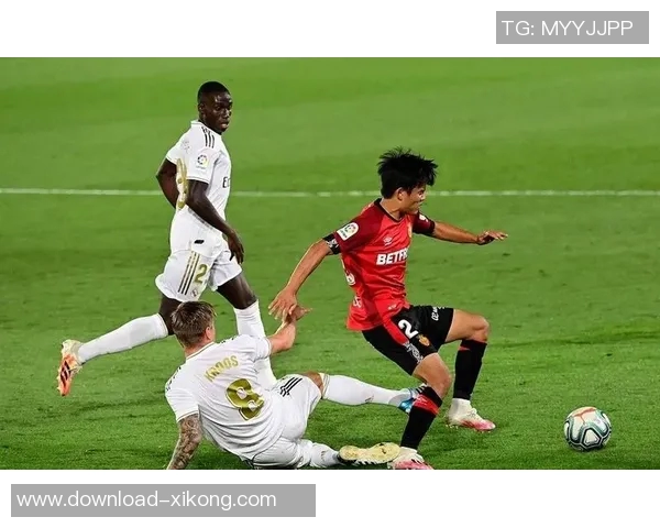 19岁日本U23前锋道协丰正式签约福冈黄蜂开启职业生涯新篇章